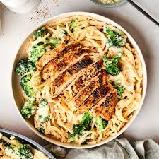 Chicken Alfredo pasta